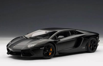 Lamborghini Aventador – Black